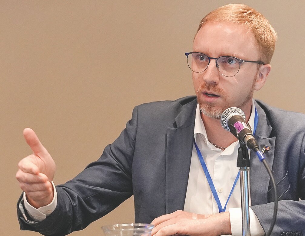 Panelist Simon Elo speaking